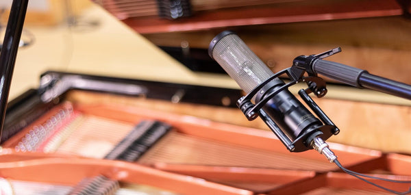 Sontronics Apollo 2 ribbon microphone being used on piano to record